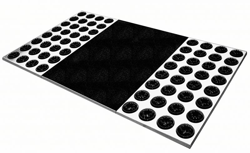 Feet-Back Fußmatte Radius: Fußreflexzonenmatte mit Noppen zur Fußmassage und Entspannung, schwarzer Mittelteil.